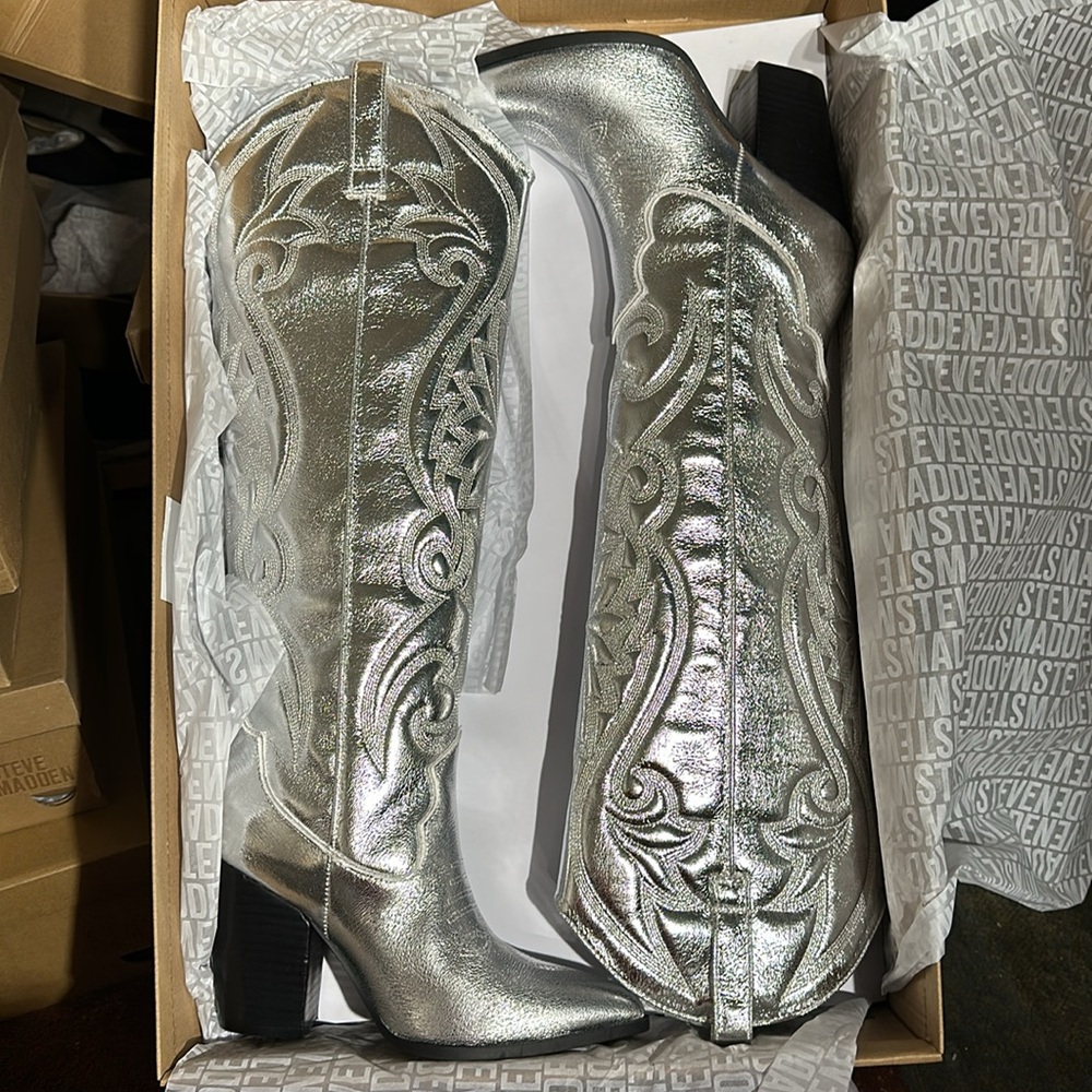 Steve Madden Lasso Silver Embossed Women's Cowboy Boots - Picture 9 of 9
